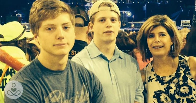 mom with boys