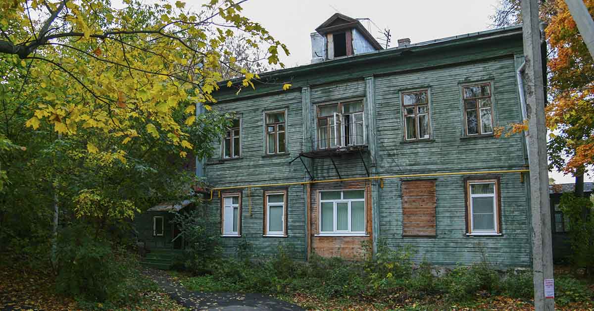 old abandoned building