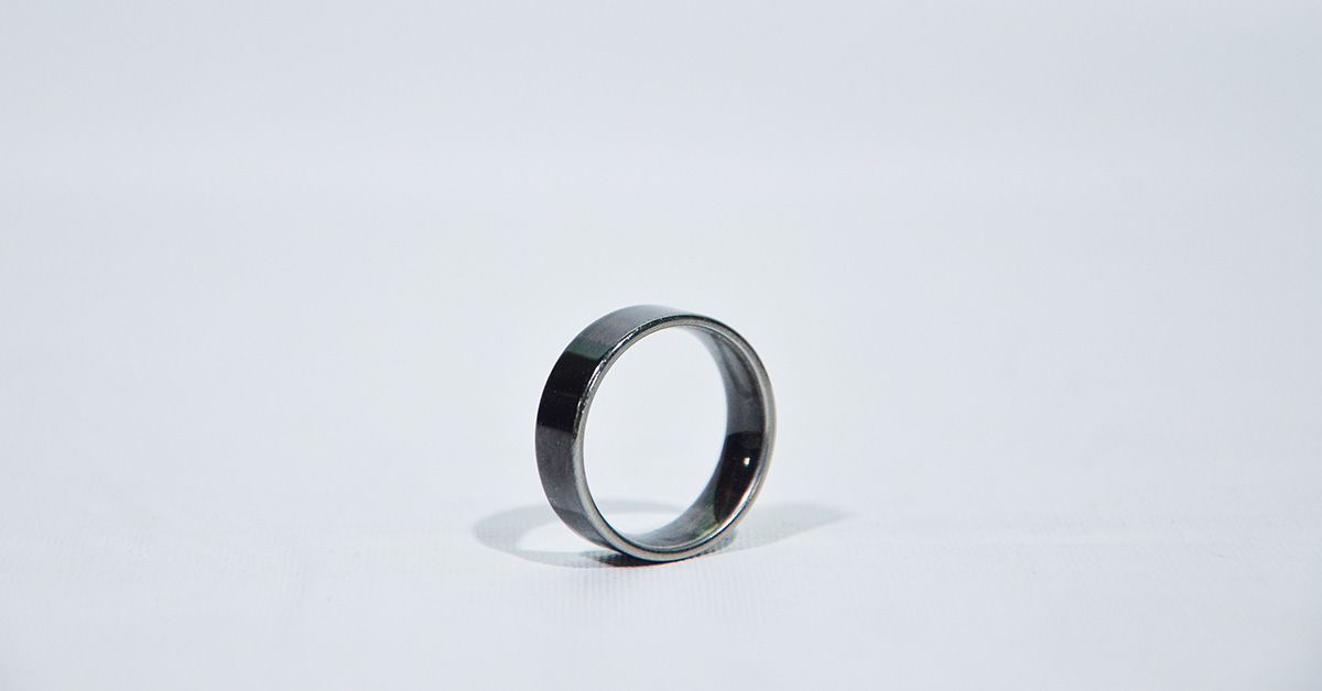 black ring