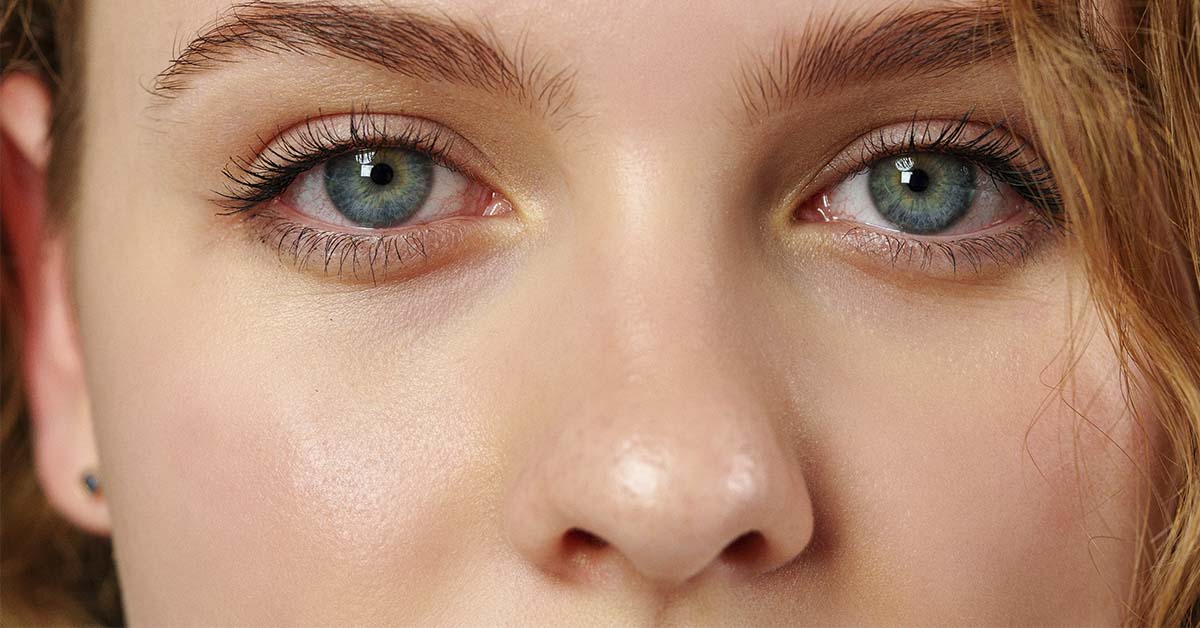 Close up of woman with blue eyes